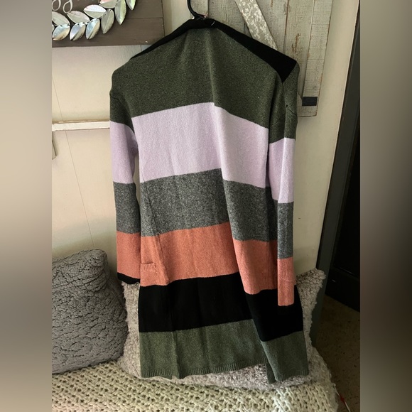 New size xs cardigan - Picture 2 of 3